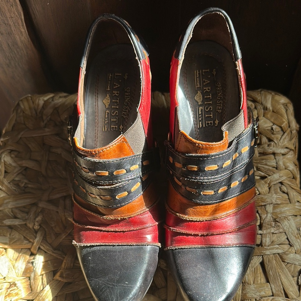 L'Artiste Red and black/ orange Leather Shoes